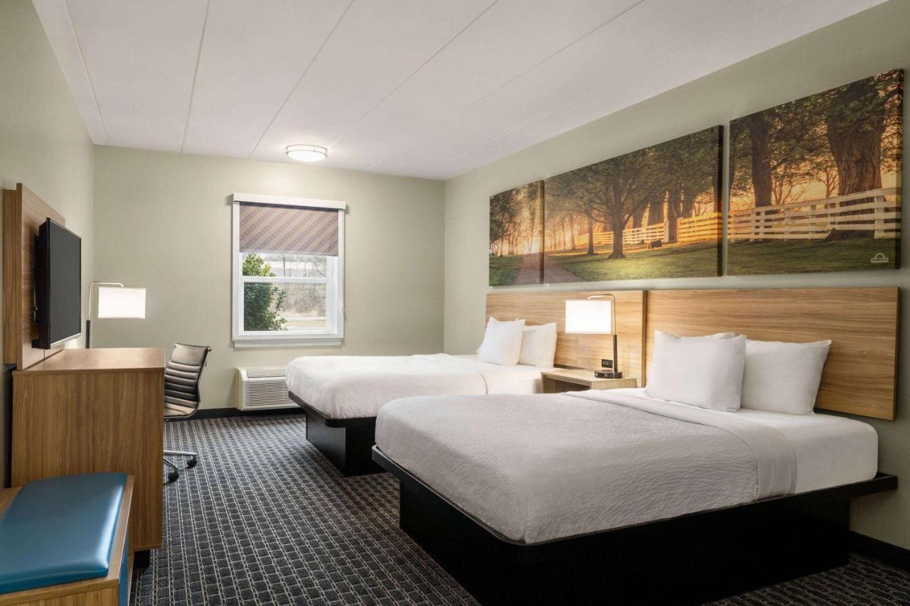 Days Inn & Suites By Wyndham Lancaster Amish Country Mountville Kültér fotó