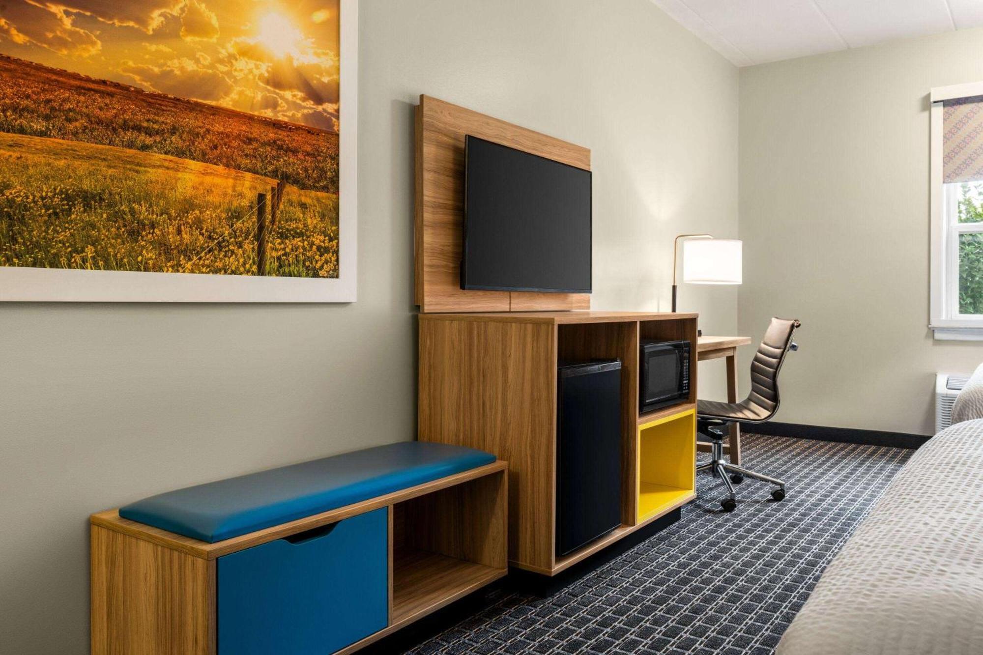 Days Inn & Suites By Wyndham Lancaster Amish Country Mountville Kültér fotó
