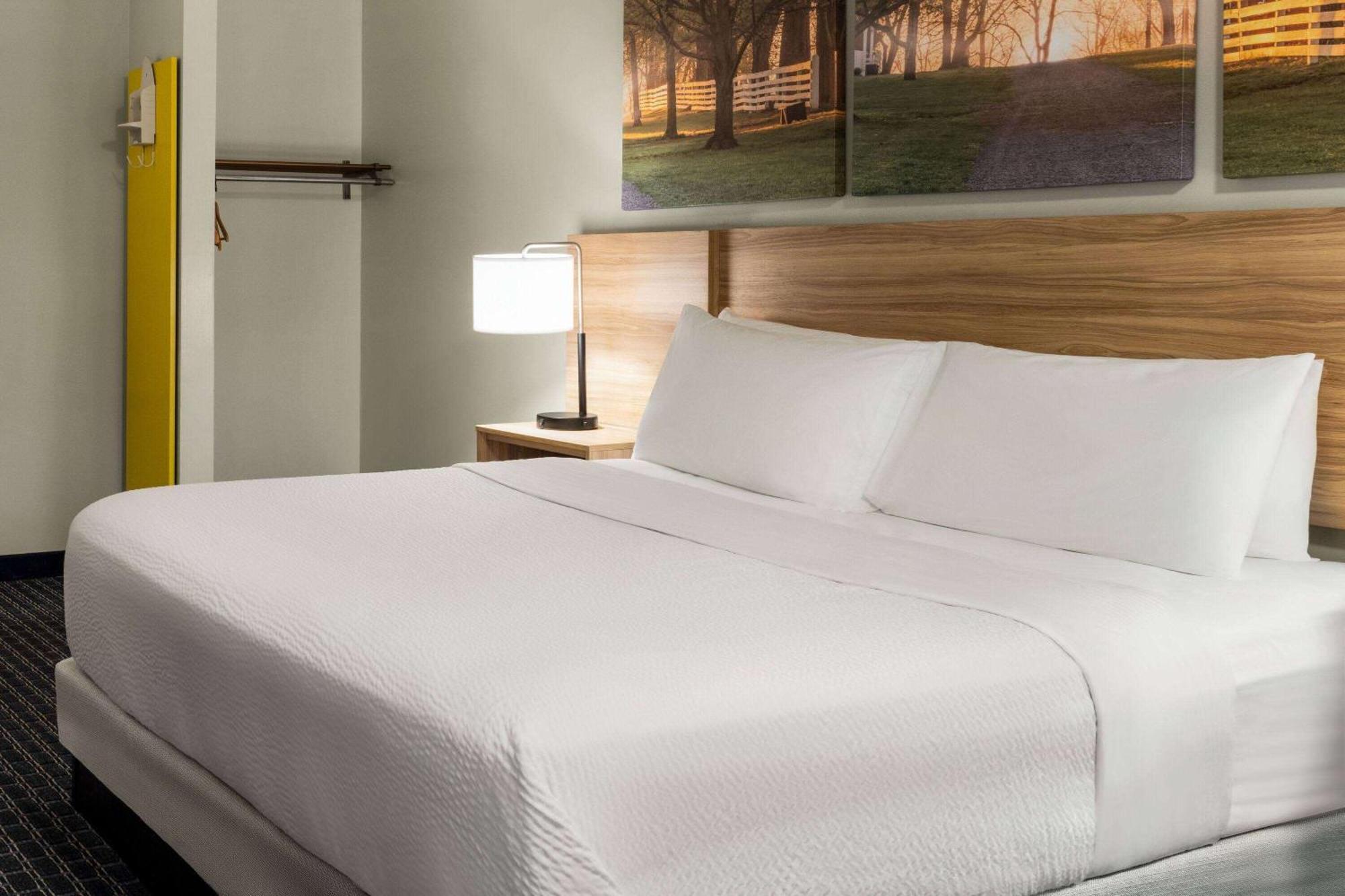Days Inn & Suites By Wyndham Lancaster Amish Country Mountville Kültér fotó