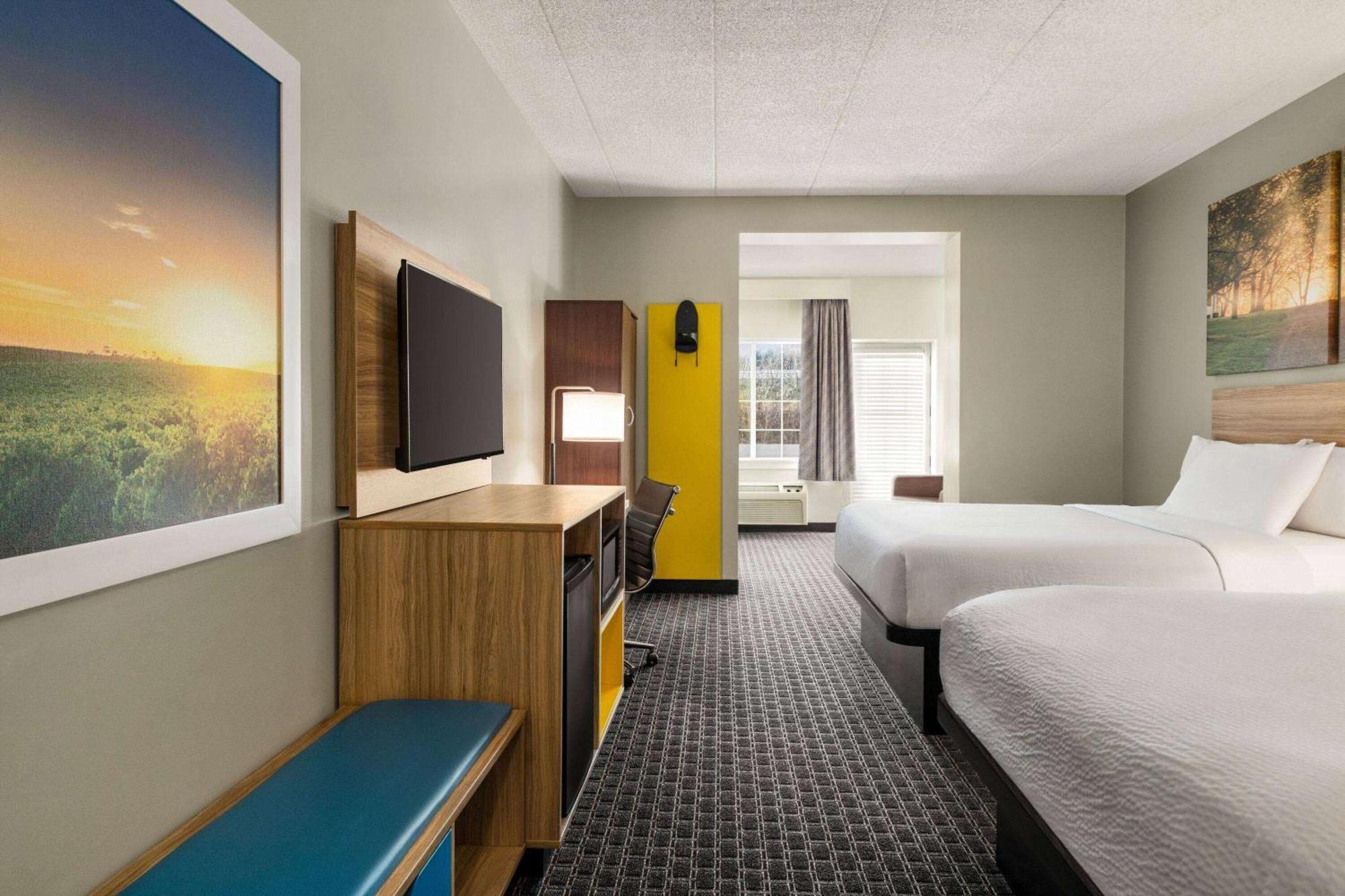 Days Inn & Suites By Wyndham Lancaster Amish Country Mountville Kültér fotó